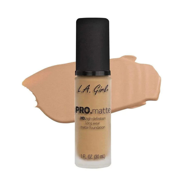 L.A. GIRL Pro Matte Foundation GLM717 Soft Beige - ELBEAUTE