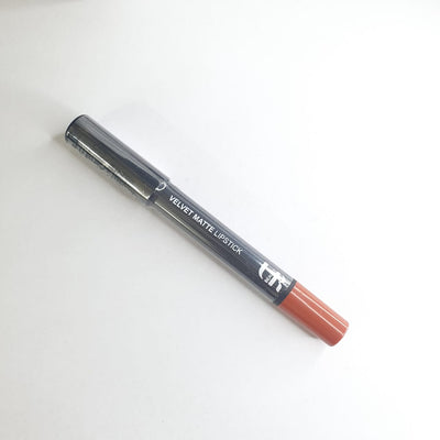 UR BEAUTY VELVET MATTE LIPSTICK 022